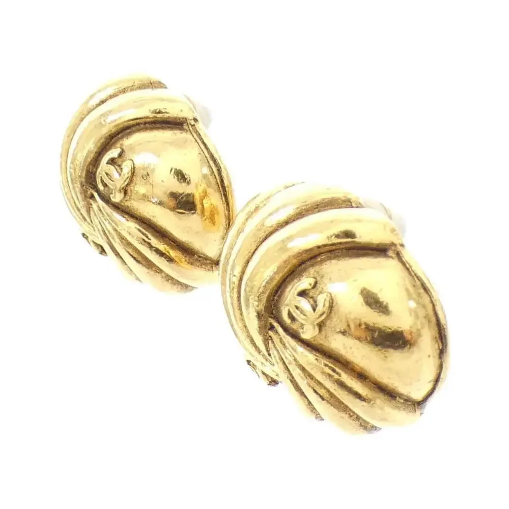 CHANEL gold earrings